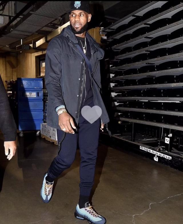 王燊超赛后喊话球迷：明年为第五个冠军拼搏（王燊超赛后向球迷表态：明年力争第五冠）