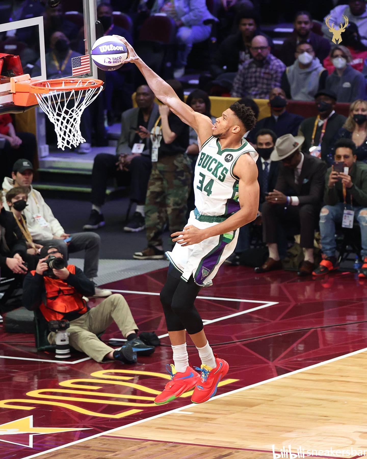 助攻榜变化引热议（助攻榜变动掀热议）