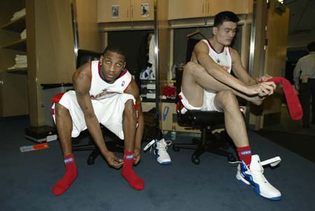 官方：哥伦比亚与澳大利亚的友谊赛将推迟半个小时开球（官方宣布：哥伦比亚对阵澳大利亚的友谊赛开球时间顺延半小时）