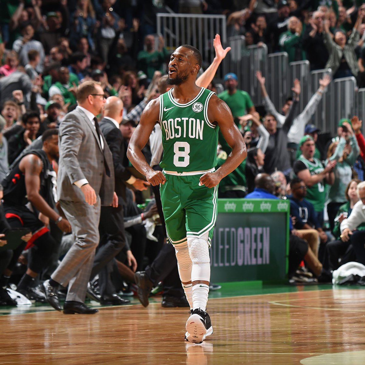 德天空：34岁因西涅有意重返欧洲足坛，甚至愿接受大幅降薪（德天空：34岁因西涅盼回归欧洲赛场，不惜接受大幅降薪）