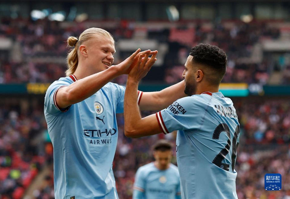 英超：曼联客场2-1击败莱斯特城（英超：曼联客场2-1力克莱斯特城）