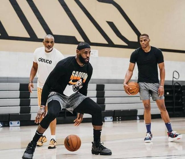 布达佩斯Major半决赛对阵：洞载大战，FaZe对决NaVi（布达佩斯Major半决赛对阵揭晓：焦点之战，FaZe迎战NaVi）