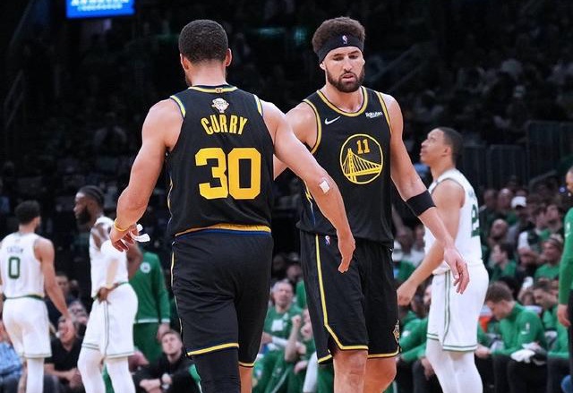 球星起跳那一刻像开挂（球星腾空一瞬，简直超神）