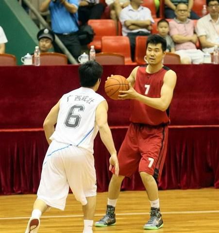 Pejcinovic帽子戏法难救主，沃尔夫斯堡客场击败狼堡（Pejcinovic戴帽难救主，沃尔夫斯堡客场力克狼堡）