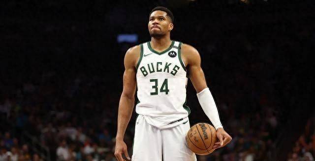 足球报：浙江队花4亿是谣言；韦世豪、李磊先后来做康复（足球报：浙江队花4亿属谣传，韦世豪、李磊相继进行康复）