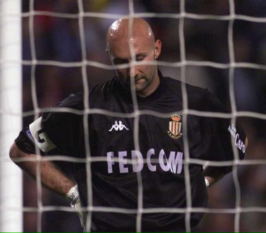 一图流｜罚球线三步拉杆上反篮！文班亚马又迈出人类一大步！（罚球线三步拉杆反篮，文班亚马再度改写人体极限）