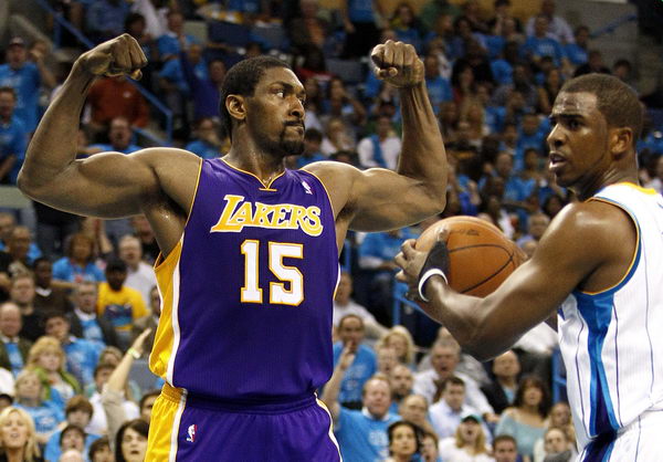 眼眶塌陷！赵鸿刚拳击生涯或终结，转型还是再战成艰难抉择（眼眶重伤，赵鸿刚拳击生涯或告终：转型抑或再战成两难选择）