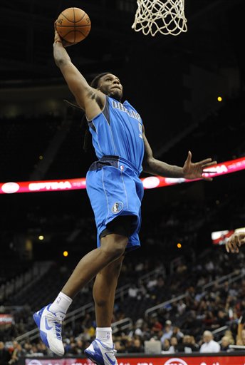 库明加10中1！科尔：每个球员都会有起有落，赢球是最重要的（库明加手感低迷仅10投1中，科尔：状态有起伏，赢球最关键）