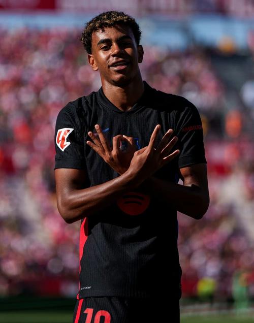 印媒：印度建造梅西球迷专区，内部复刻了梅西在迈阿密的家（印媒：印度打造梅西球迷专区，内部仿照其迈阿密住所）