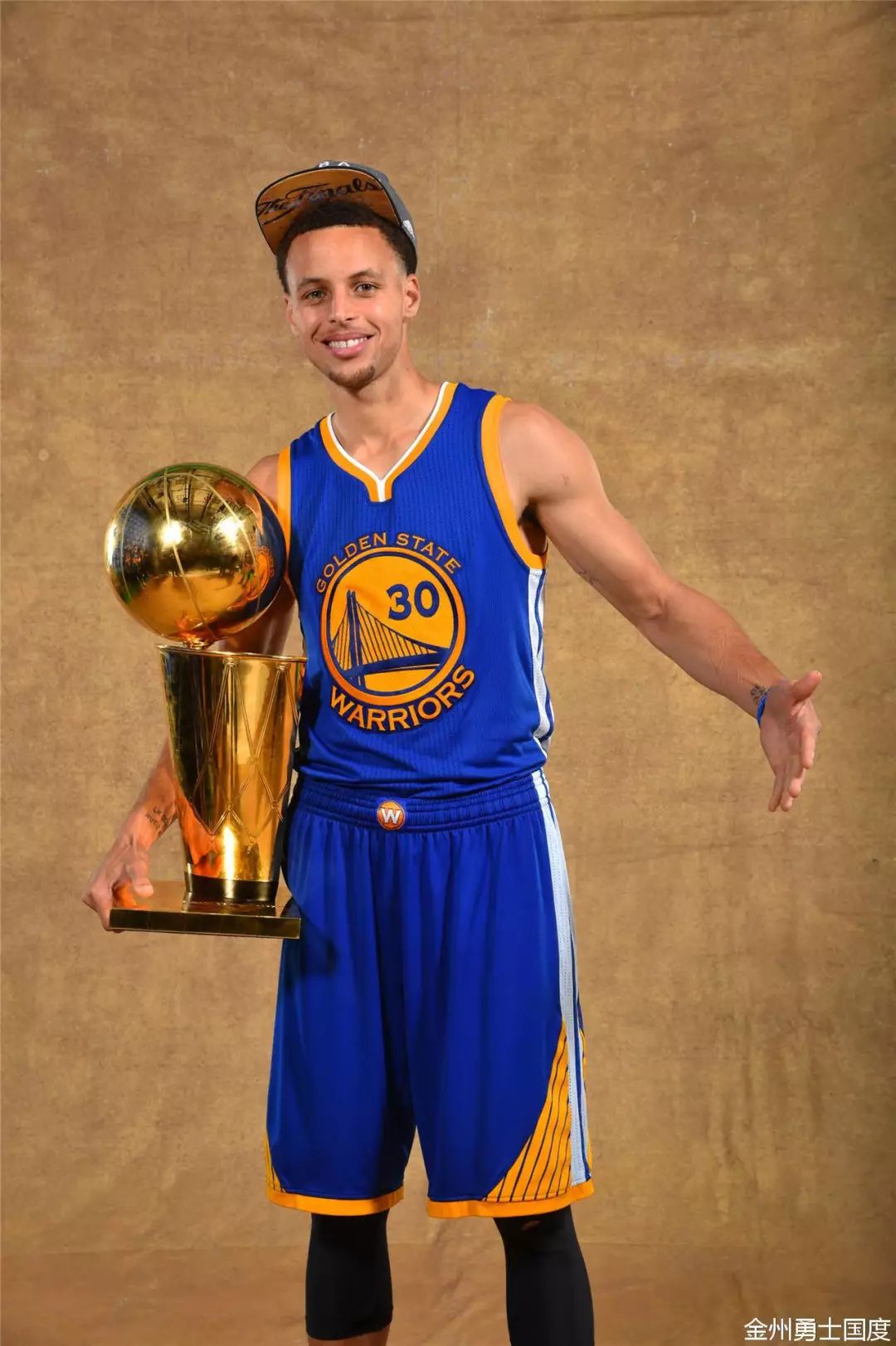 德转列21世纪参与进球榜：梅西1339球居首，C罗1253球第二（德转公布21世纪参与进球榜：梅西以1339球领跑，C罗以1253球位居第二）