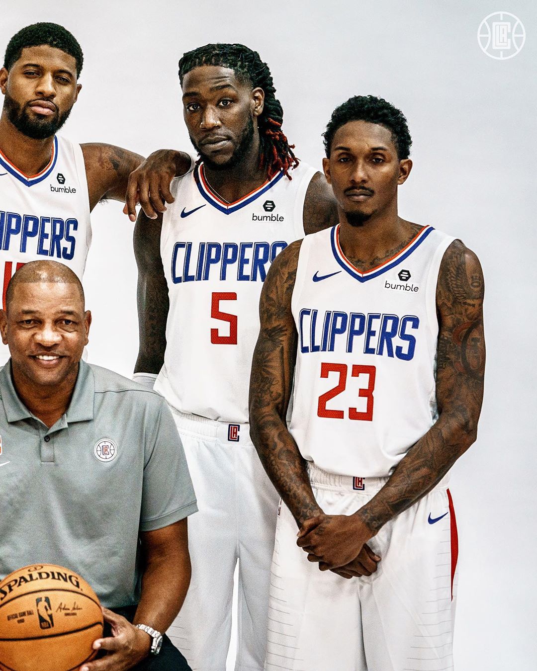 暖心，身患横纹肌肉瘤的河南队小球迷收到王上源送的签名球衣（王上源赠签名球衣 温暖河南队患横纹肌肉瘤小球迷）