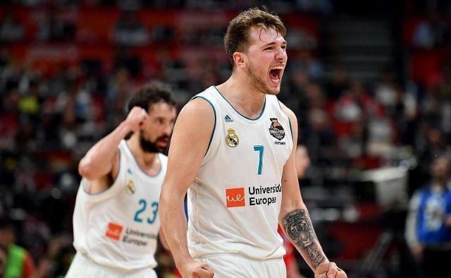 记者：于汉超参加教练员培训班，冬训时以助教身份与申花会合（记者称于汉超正参加教练员培训，冬训将以助教身份与申花汇合）