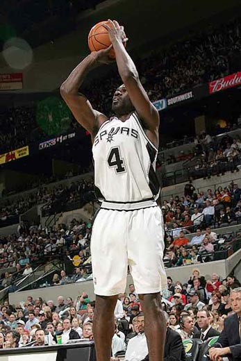 力挽狂澜！布伦森关键反超三分&末节13分主导逆转 全场砍34分！（布伦森末节13分+关键反超三分，轰下34分导演大逆转）