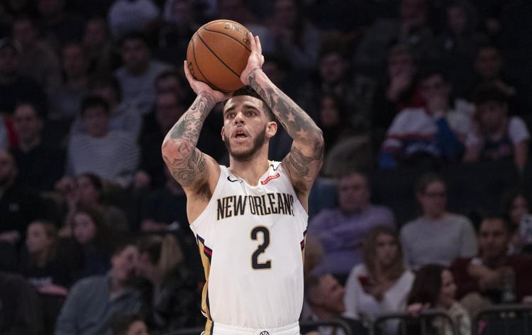 他踢得太聪明了（他踢球太有脑子了）